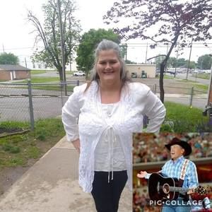 Meet your Posher, Priscilla